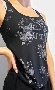 Loose black muscle t